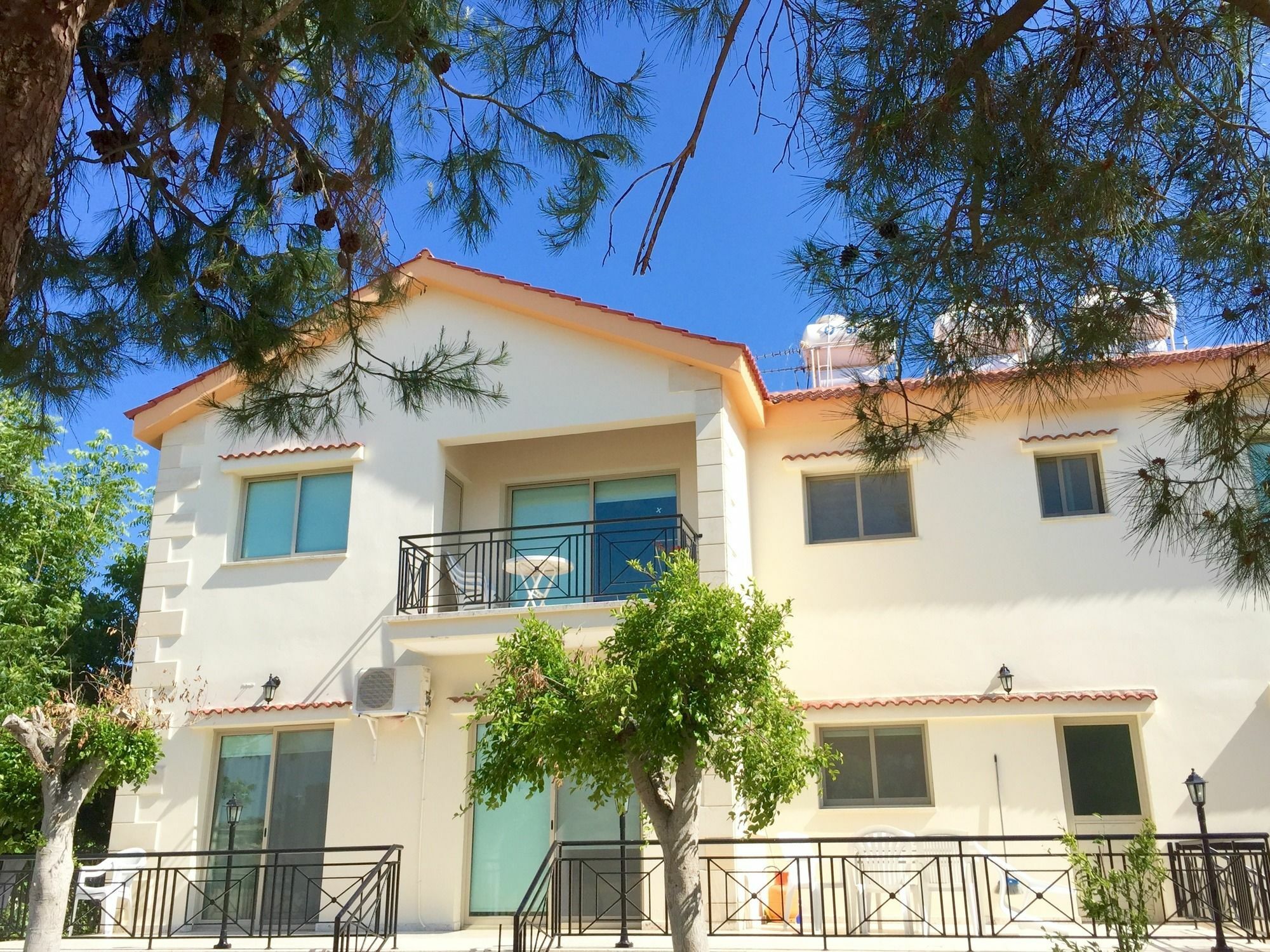 Himonas Apartments Pissouri Exterior foto